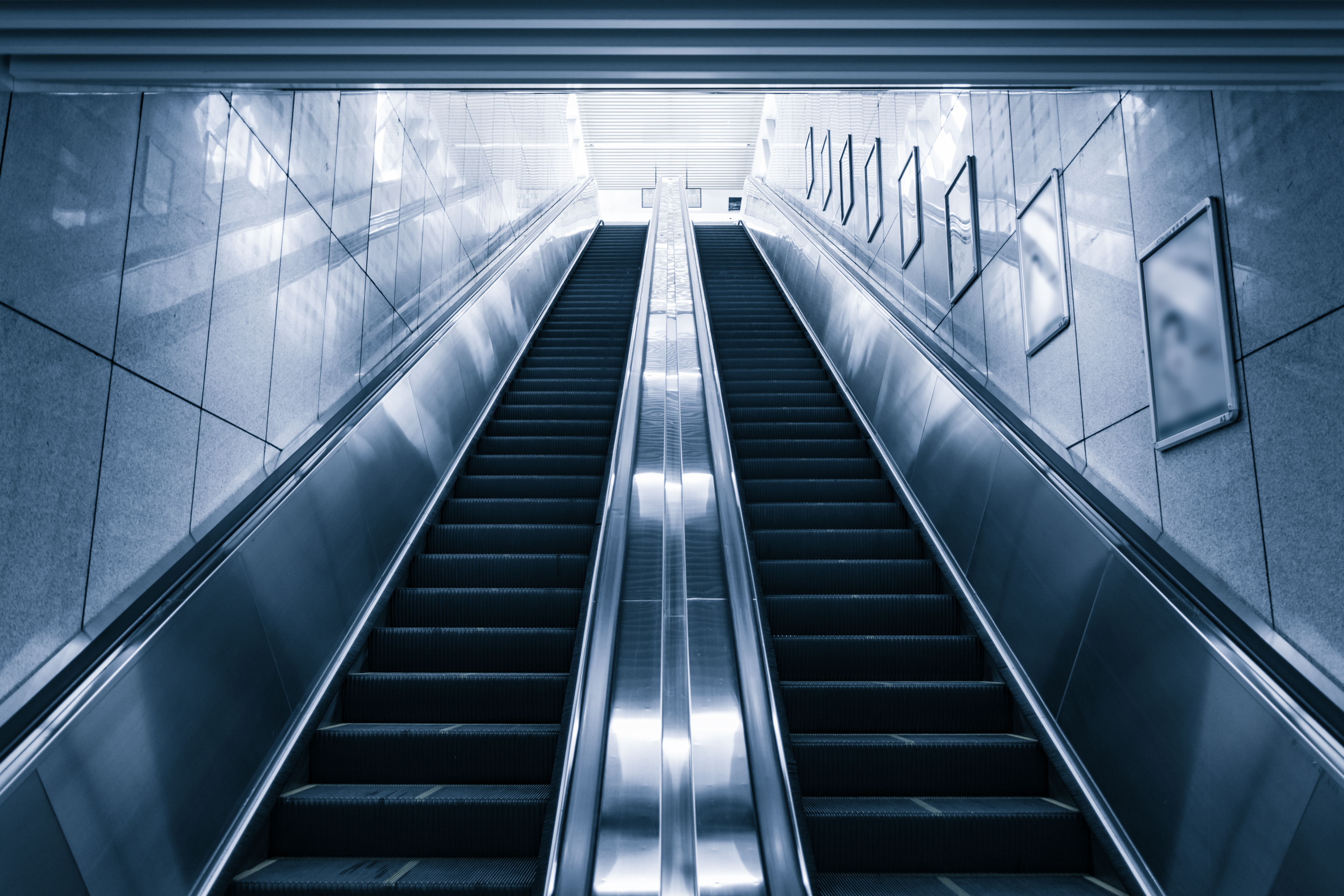 Escalator Manufacturers